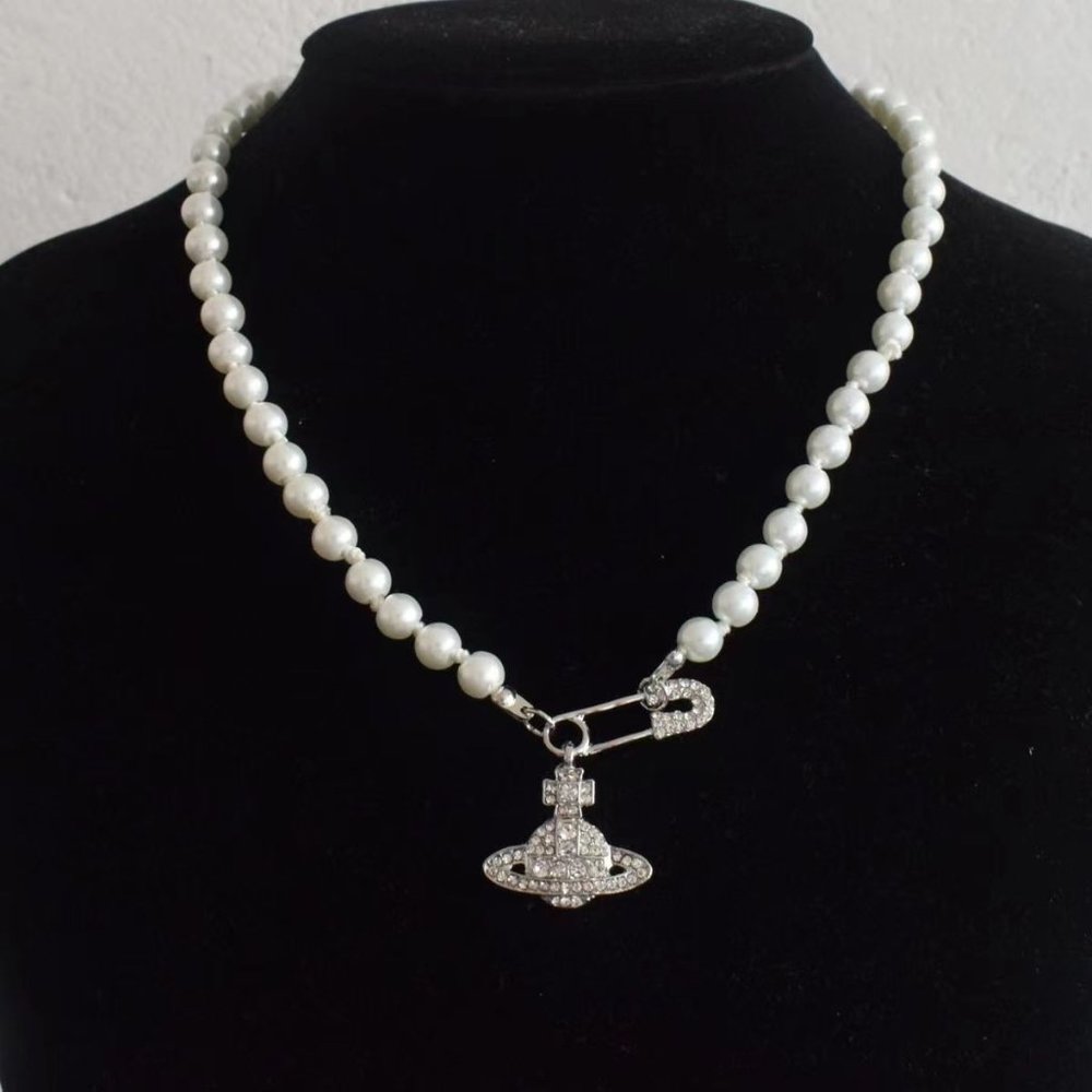 Vivienne Westwood Orb Pendant Choker